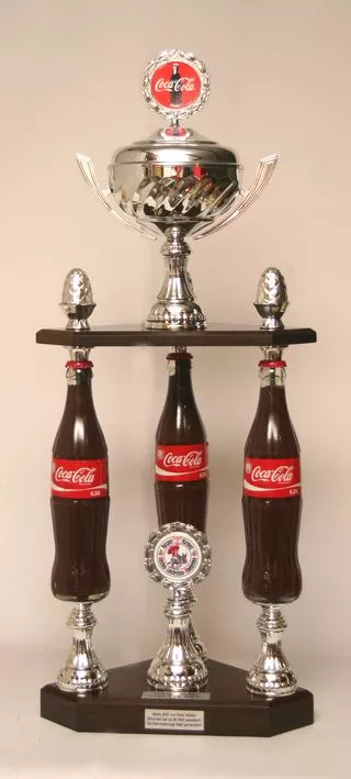 Sonderpokal für die Firma Coca-Cola